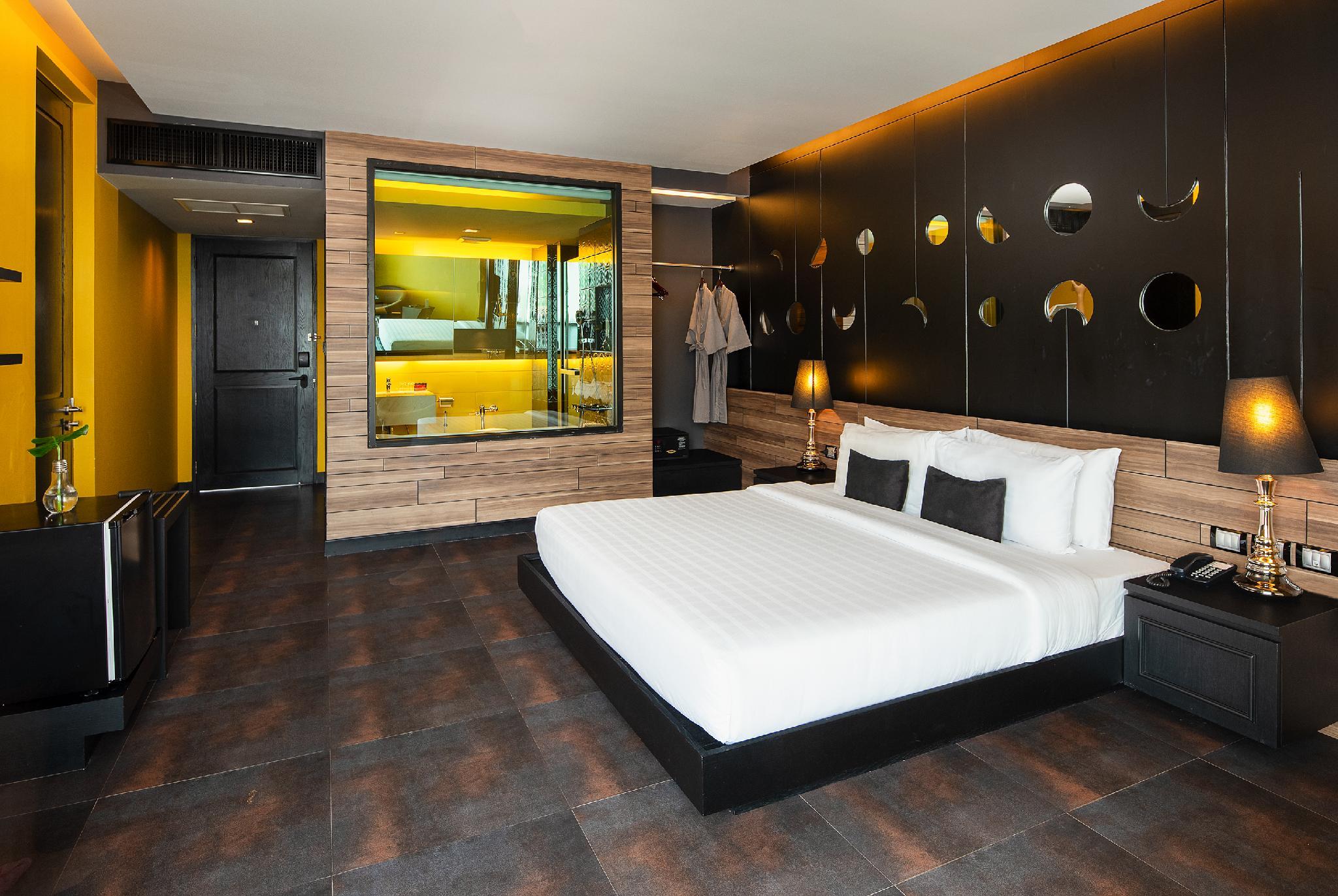 Tsix5 Quarter Hotel Pattaya Exterior photo